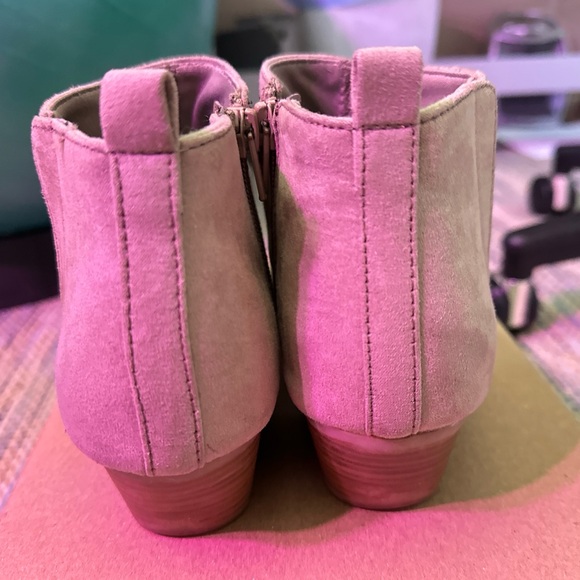 Old Navy ankle boots - sz 7 - Picture 3 of 8